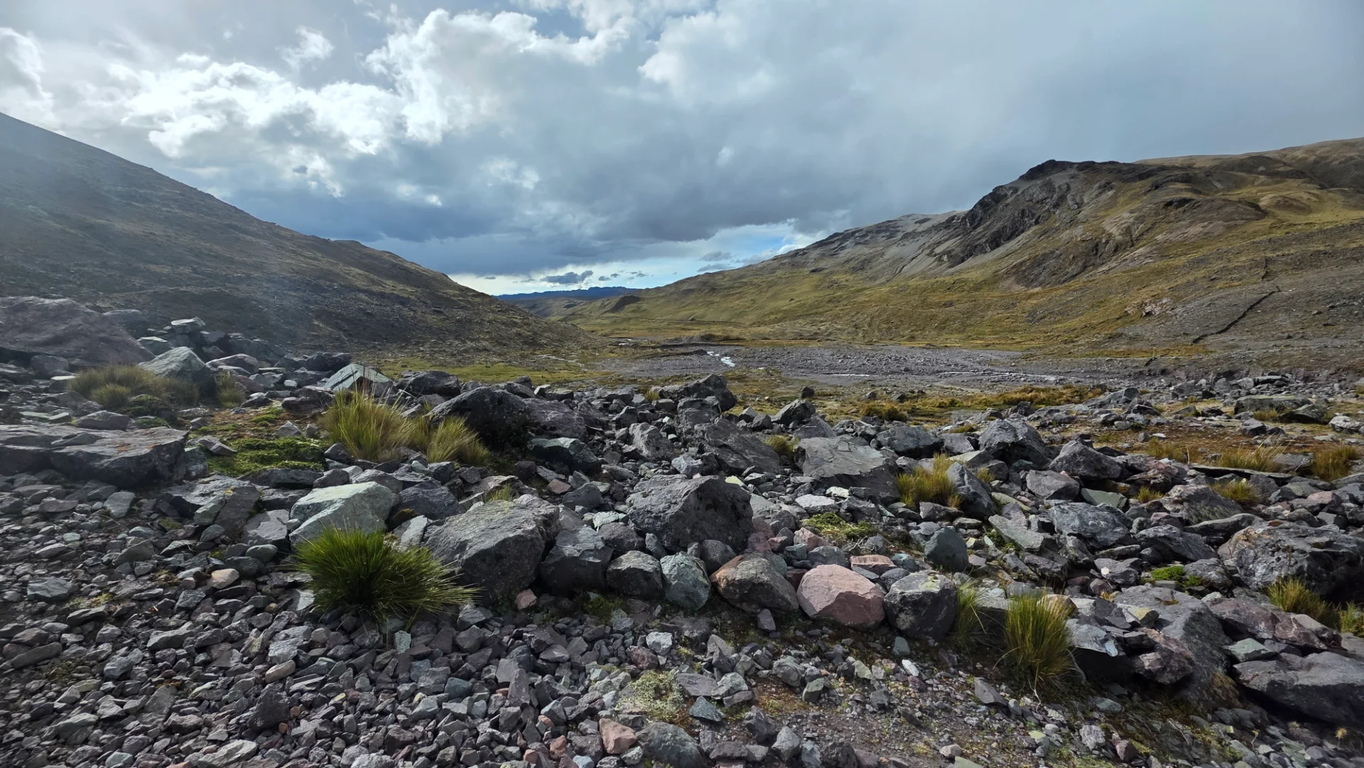 Ausangate Trek 5 Days - scenic viewpoint on the tour, Cusco, Peru