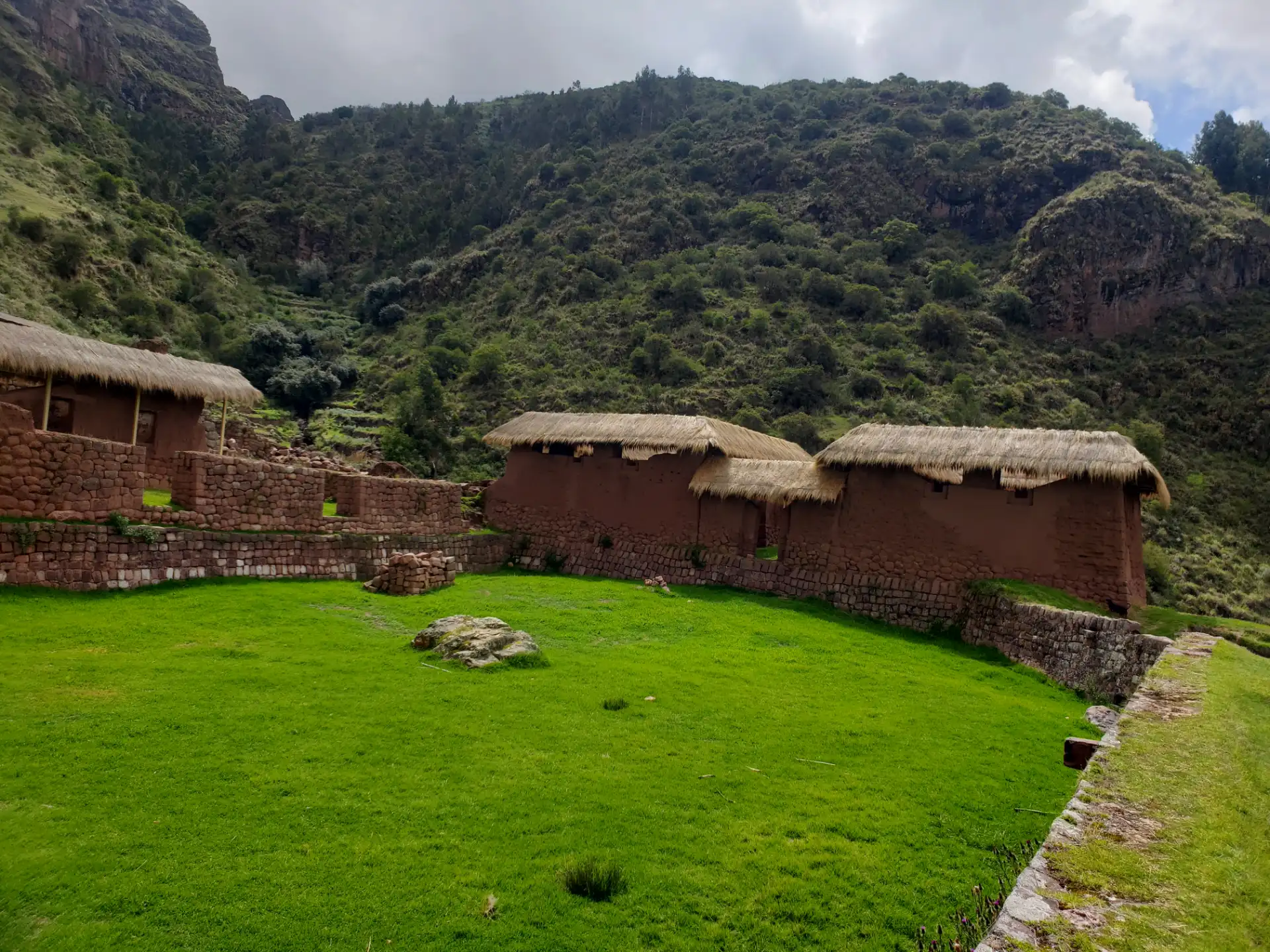 Inca buildings and terraces at Huchuy Qosqo, above the Sacred Valley.