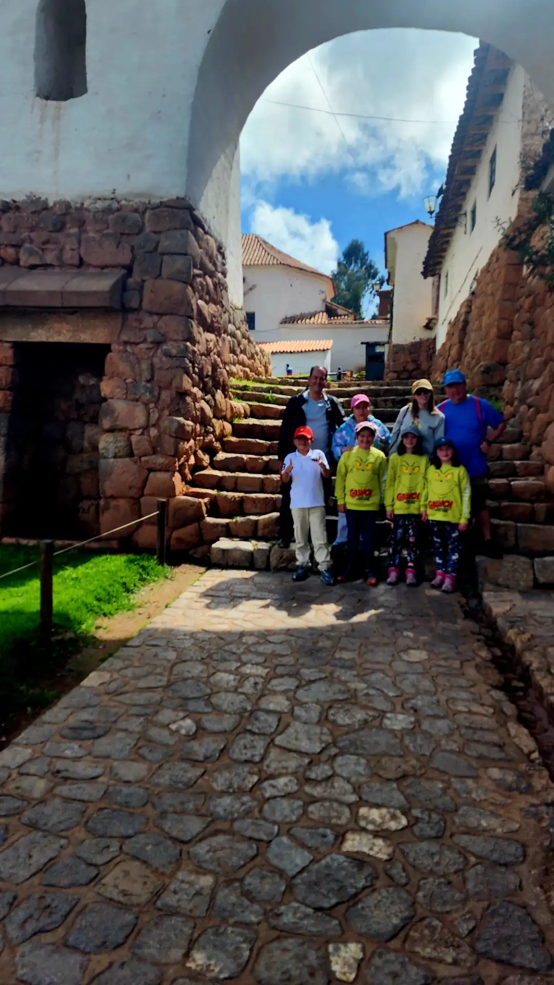 Machu Picchu and Cocalmayo hot springs 2-day tour by car from Cusco