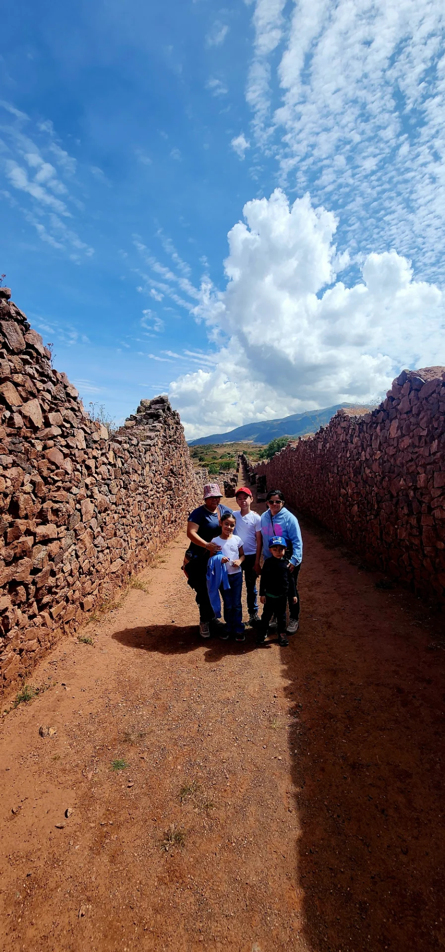 Valle Sur de Cusco · Tipón, Pikillacta y Andahuaylillas · paisaje de altura